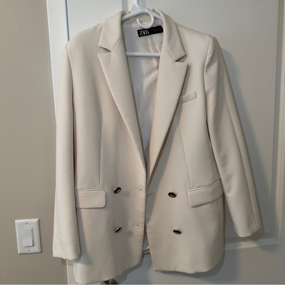 Zara blazer barely worn size Large good for work and church